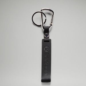 🌸Silicone Keychain. Color: Black/Silver